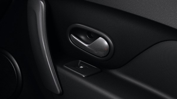 Renault SANDERO - zoom sur les commandes de lève-vitres électriques
